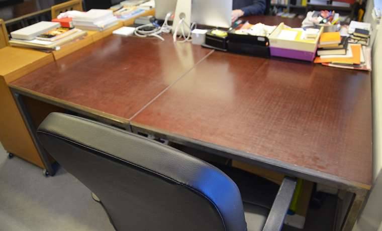 Sonniges Büro mit Loftcharakter