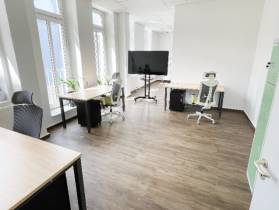 Eigenes Büro oder Arbeitsplätze im Altbau mit Loftstyle in zentraler Lage