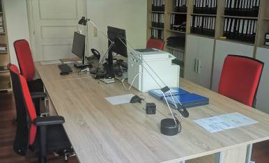 Co-Working Arbeitsplatz (z.B. für MitarbeiterIn) möbliert