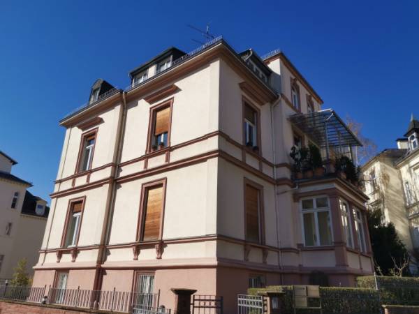 Hochwertige Bürogemeinschaft im Altbau in Wiesbaden-Mitte — Bild 1