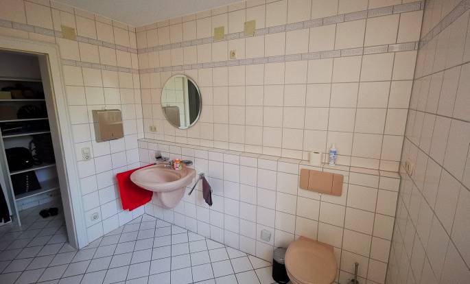 MitarbeiterIn WC / Umkleide