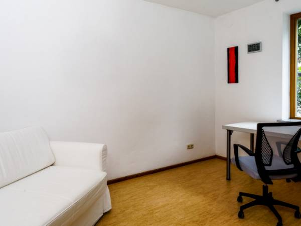 Ruhiges vollmöbliertes Büro im Grünen in Stuttgart-Sillenbuch — Bild 2
