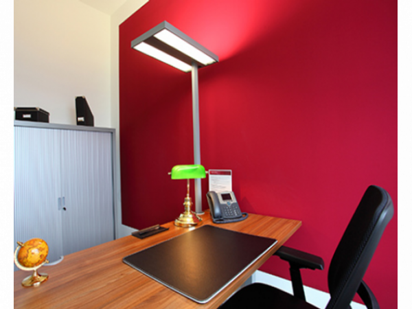 Helle Büroräume und flexible Arbeitsplätze im Business Center — Bild 4