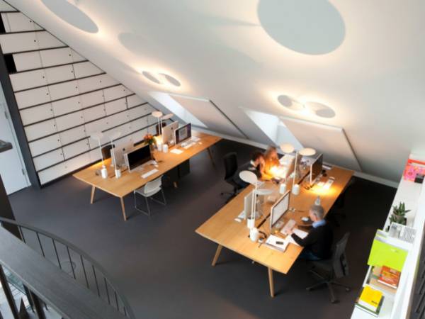 Lichtdurchflutete Bürogemeinschaft mit kreativem Klima in Kempten — Bild 2