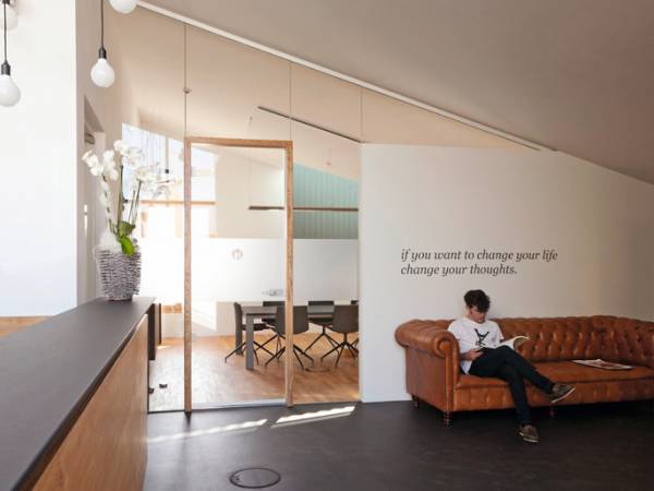 Lichtdurchflutete Bürogemeinschaft mit kreativem Klima in Kempten — Bild 4