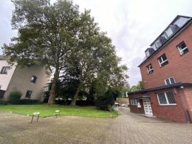 Flexible Räume und Arbeitsplätze in schönem Bürogebäude