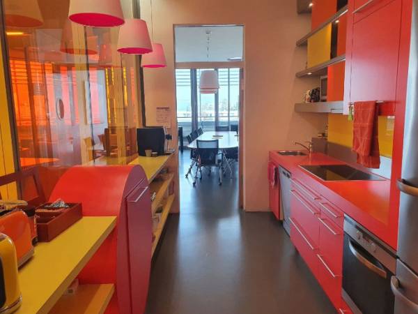 Kreatives Office Loft über den Dächern von Berlin-Charlottenburg — Bild 3