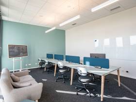 Fester Schreibtisch / Desk im Coworking Space Büro in Wiesbaden