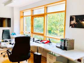 Moderne und helle Büro oder Praxis Fläche