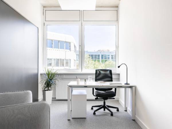 Moderne Büros & Coworking im Gewerbegebiet Osterfeld in Ismaning — Bild 1