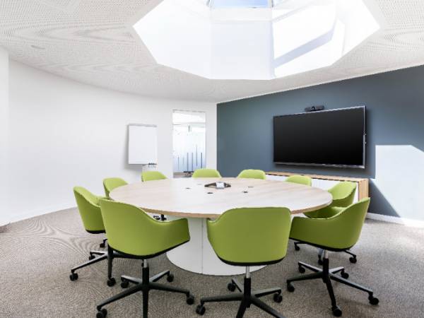 Moderne Büros & Coworking im Gewerbegebiet Osterfeld in Ismaning — Bild 6