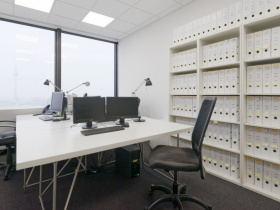 Büro mit Blick über die Stadt