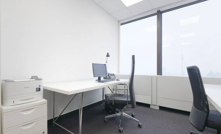 Arbeitsplatz Raum 2