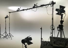 Monatspreis - Foto Film Studio Ateliergemeinschaft