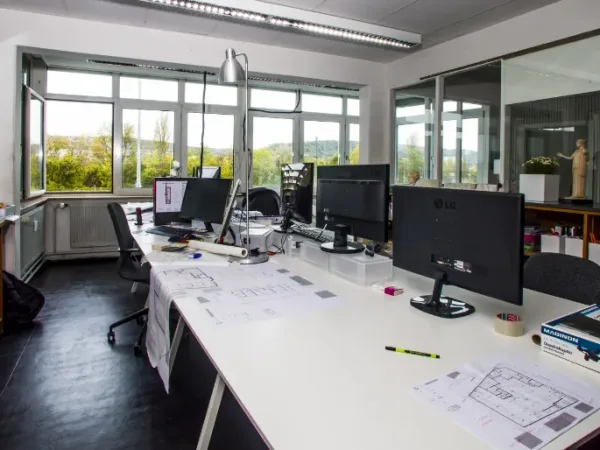 Bürofläche in Stuttgart (Obertürkheim) – Bürogemeinschaft mit Loft-Atmosphäre in Obertürkheim, Stuttgart — Bild 1