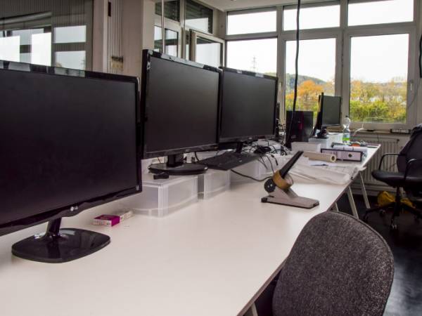 Stylische Bürogemeinschaft mit Loft-Atmosphäre in — Bild 4