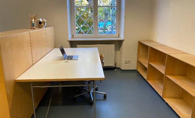 Schreibtischplätze 1