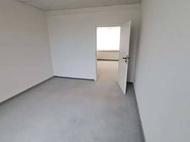 Vielseitige Büroräume und Arbeitsplätze in Chemnitz-Bürgstädt — Bild 3
