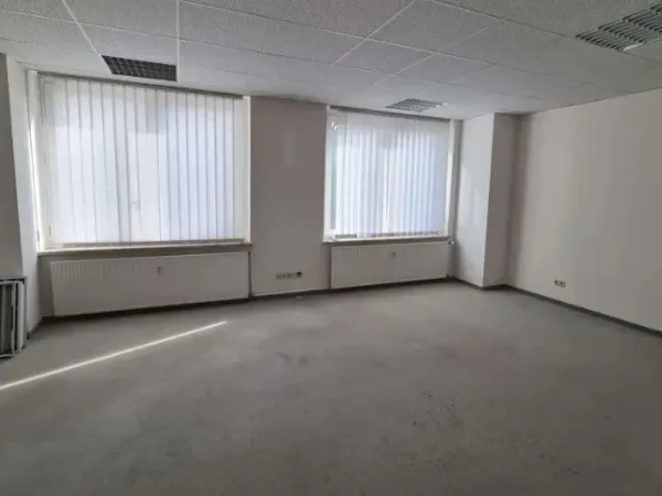 Abschließbares Büro in Chemnitz (Burkersdorf) – Vielseitige Bürogemeinschaft und Büroflächen in Chemnitz-Burkersdorf — Bild 2