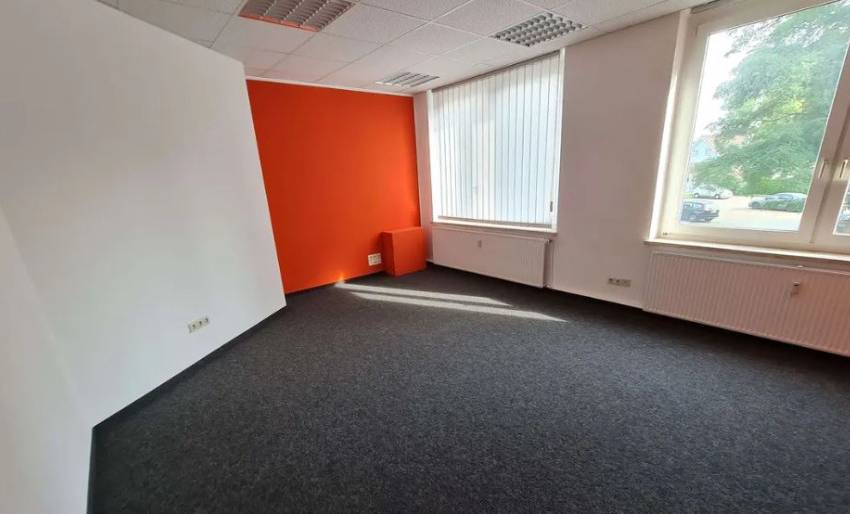 Vielseitige Bürogemeinschaft und Büroflächen in Chemnitz-Burkersdorf