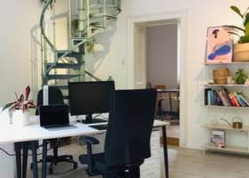 Vier Arbeitsplätze im EG