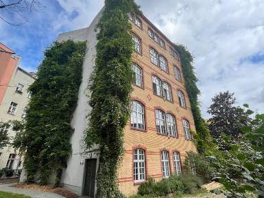 Moderner Coworking Arbeitsplatz mit Garten in Berlin-Neukölln — Bild 7