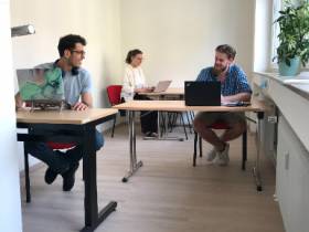 Büro und Küche mit Blick aufs Zinser-Eck