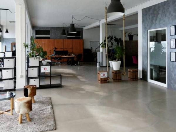 Moderner Co-Working Space in Karlsruhe mit Kreativ-Atmosphäre — Bild 1