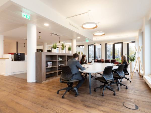 Moderner Coworking & Büros mit Aussicht in München Schwabing-West — Bild 4