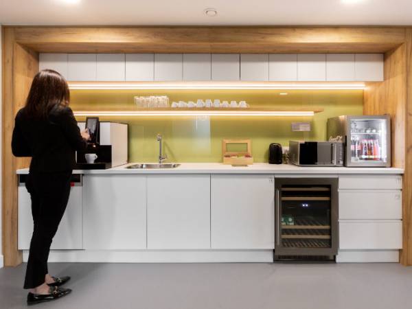 Moderner Coworking & Büros mit Aussicht in München Schwabing-West — Bild 6