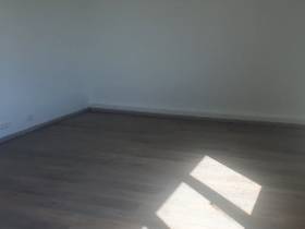 Schönes Büro mit Parkplatz zentral