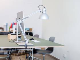 Arbeitsplätze in ruhiger kreativer Arbeitsatmosphäre