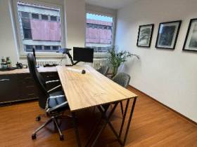 Modern ausgestattetes Office mit zentraler Lage