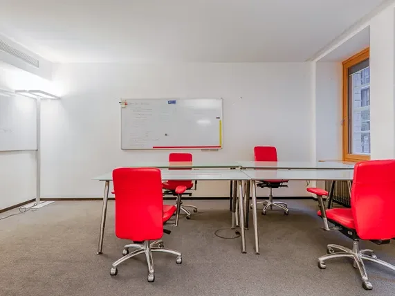 Abschließbares Büro in Hamburg (Neustadt) – Möblierte Büroräume und Flächen in historischem Kontorhaus — Bild 3