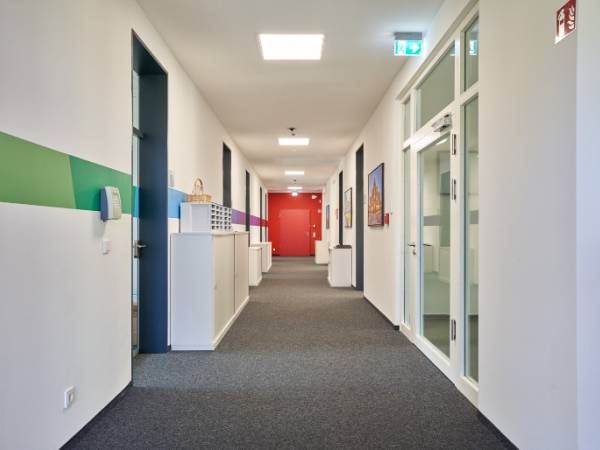 Zentrale Büroräume in Flughafennähe — Bild 7