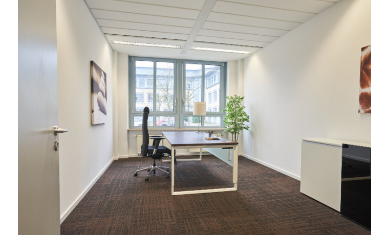 Büro mieten Lilienthalstr. Hallbgermoos 