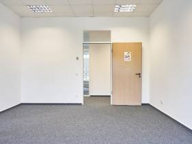 Büroräume - renoviert und teilweise klimatisiert
