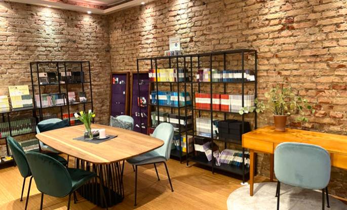Showroom und Meetingbereich
