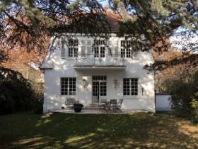 Büroräume in sehr schöner Villa mit Garten