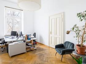 Schönes Altbaubüro in top Lage