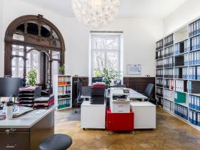 Schönes Altbaubüro in Bürogemeinschaft in top Lage