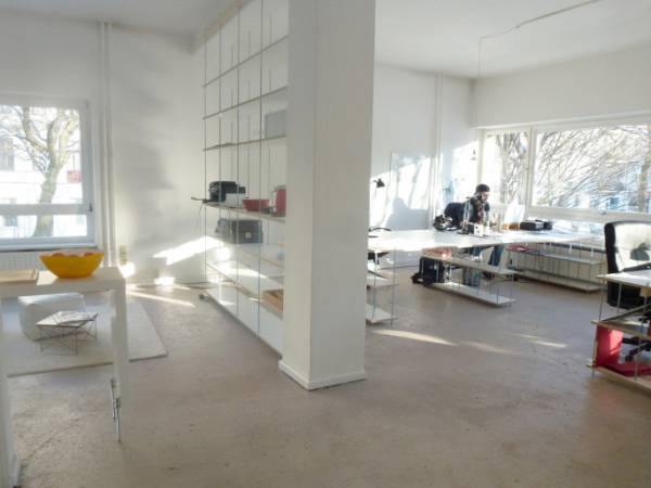 Schreibtischplatz in Berlin (Moabit) – Helle Loft-Bürogemeinschaft für Kreative in Berlin-Moabit — Bild 3