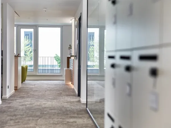 Schreibtischplatz in Oberhaching (Deisenhofen) – Modernes Business Center mit Coworking in Oberhaching-Deisenhofen — Bild 2