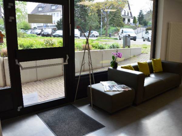 Helle und moderne Bürogemeinschaft in Köln-Porz — Bild 2