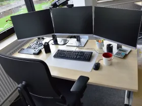 Produktive Bürogemeinschaft mit flexiblen Arbeitsplätzen in Köln-Porz