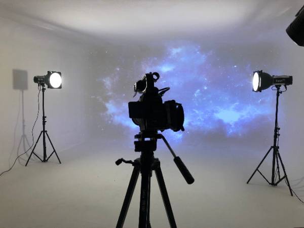 Abschließbares Büro in München (Ludwigsvorstadt-Isarvorstadt) – Kreative Bürogemeinschaft mit Film- & Fotostudio in München — Bild 4