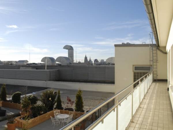 Schreibtischplatz in München (Ludwigsvorstadt-Isarvorstadt) – Moderne Bürogemeinschaft in München-Ludwigsvorstadt — Bild 4