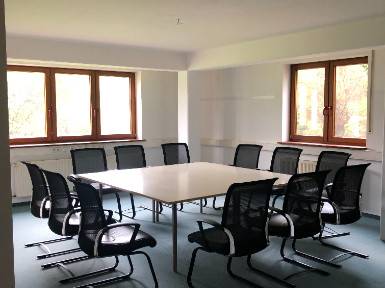 Helle Bürogemeinschaft in Hilders-Wickers mit Blick ins Grüne — Bild 1