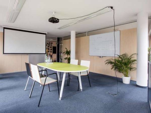 Abschließbares Büro in München (Maxvorstadt) – Offene Bürogemeinschaft mit hellen Räumen in München-Maxvorstadt — Bild 6