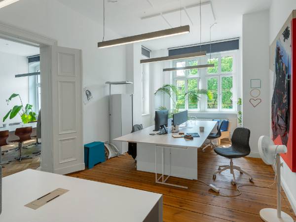 Lichtdurchflutete & nachhaltige Bürogemeinschaft in Berlin-Moabit — Bild 5